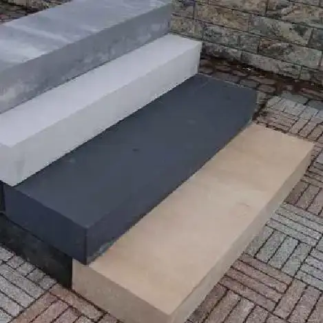 Stopnie betonowe w różnych kolorach